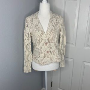 Cabi lace off white blazer size: 6